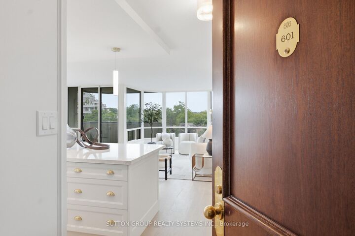 Property Photo:  1320 Islington Avenue 601  ON M9A 5C6 