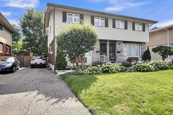 Property Photo: 962 Dynes Road ON K2C 0G8