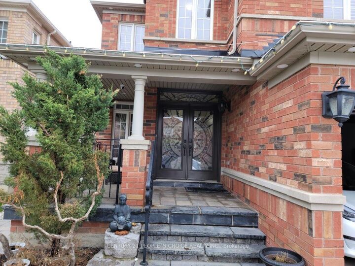 Property Photo: 3240 Tacc Drive ON L5M 0H3