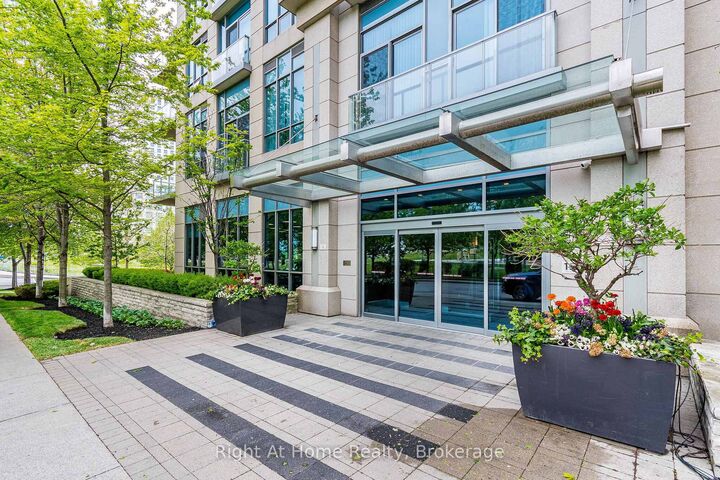 15 Viking Lane 1303 — photo 1