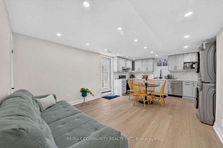 Property Photo:  3 Brigadier Place  ON M1C 3G1 