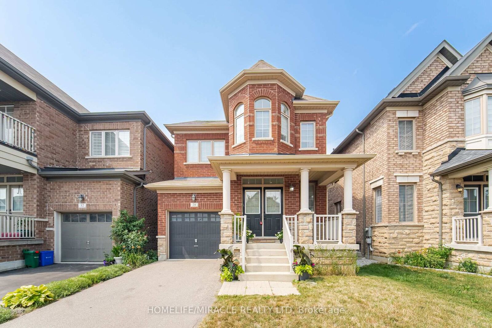 Property Photo:  28 Kincardine Street  ON L4H 4H7 
