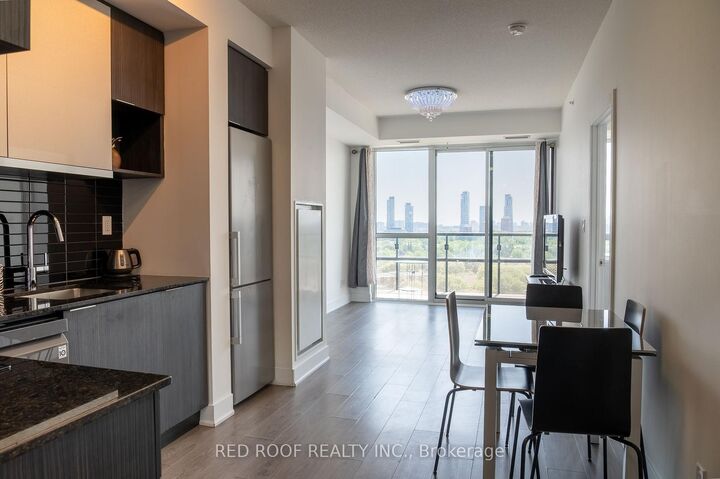Photo de la propriété: 99 The Donway Way W 1022 ON M3C 0N8