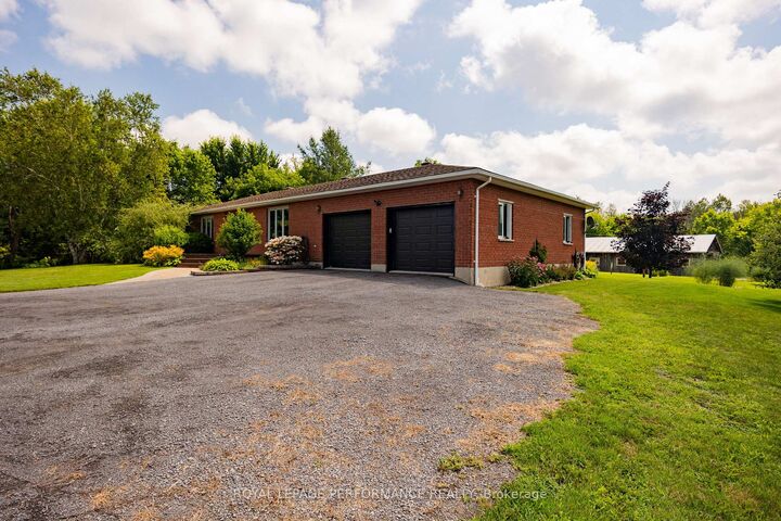 Property Photo: 3610 Cloverside Road ON K0C 1C0