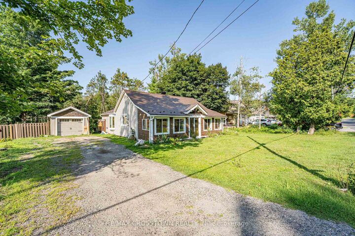Property Photo: 1430 Muskoka Road N ON P1P 1R7