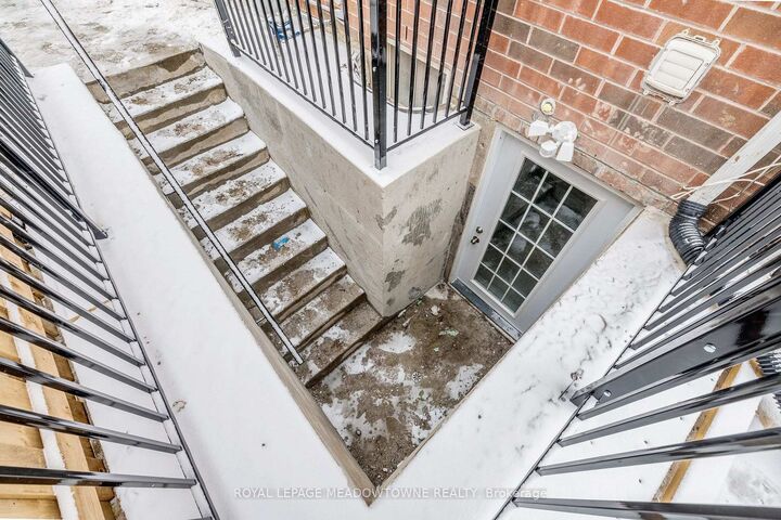Property Photo:  1603 Hume Way Bsmt  ON L9T 6A4 