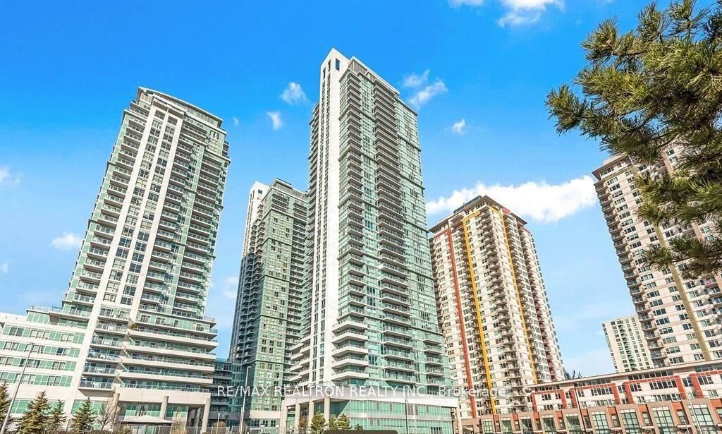 Property Photo: 50 Town Centre Court 2206 ON M1P 4Y7