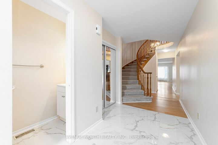 Property Photo: 861 Karsh Drive ON K1G 4T9