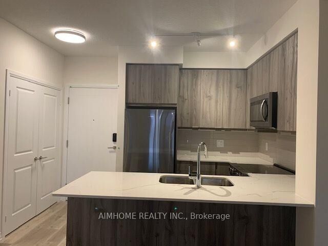 Property Photo:  15 Watergarden Drive 803  ON L5R 0H4 