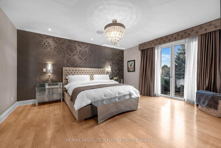 Property Photo: 56 Aldridge Way ON K2G 4H8