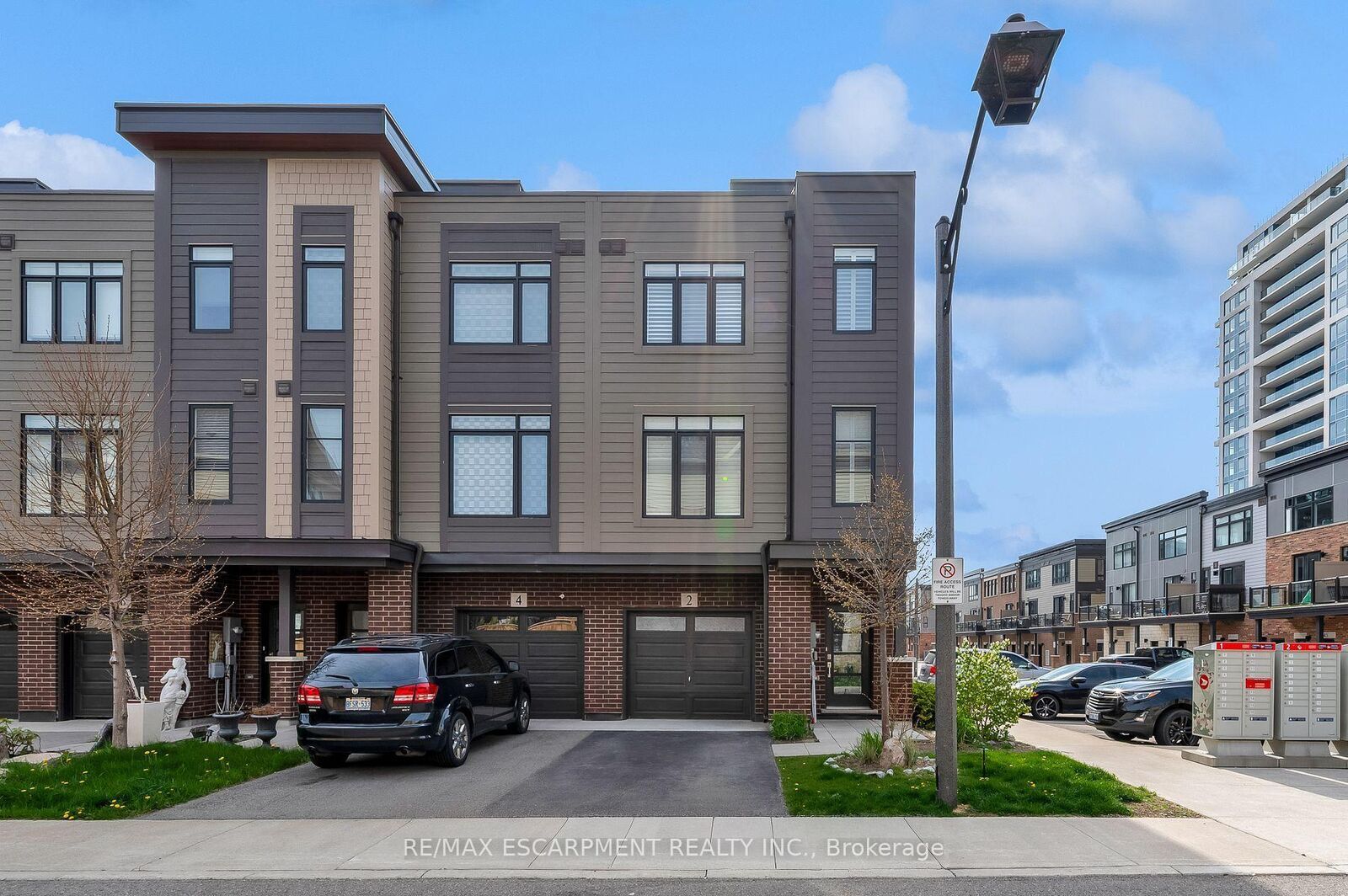 Property Photo:  2 Waterview Lane  ON L3M 0H2 