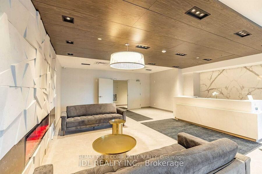 Property Photo:  58 Lakeside Terrace 811  ON L4M 7B9 