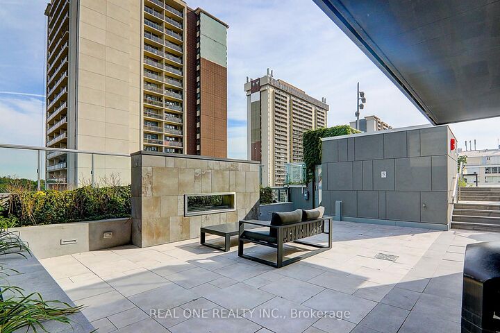 101 Erskine Avenue 0915 — photo 1