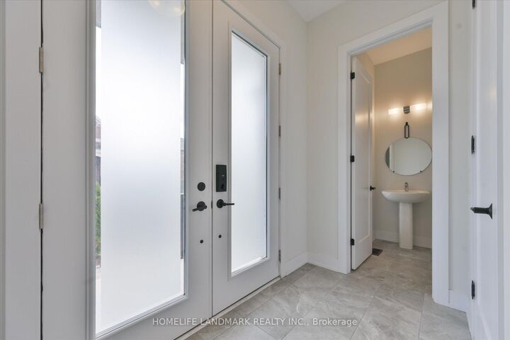 Property Photo: 108 Pine Hill Crescent E ON L4G 3X9