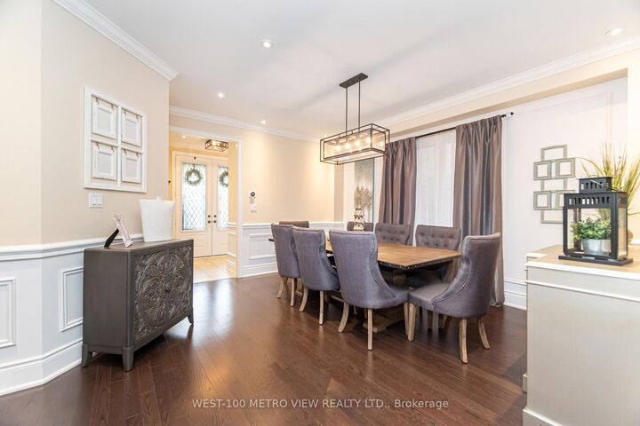 Property Photo: 4 Ivor Crescent ON L7A 4L5