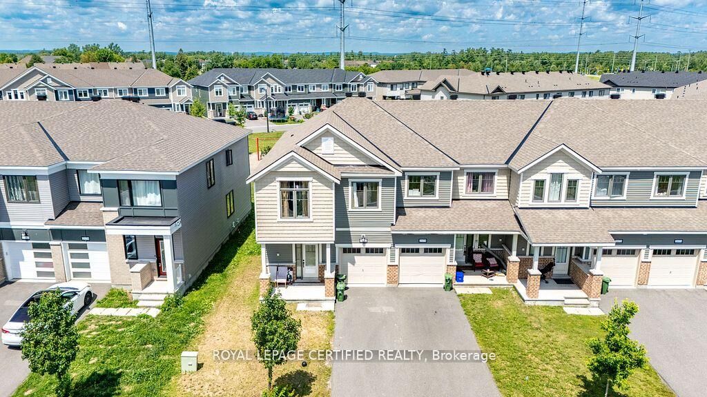 Property Photo: 2177 Winsome Terrace ON K4A 5N1