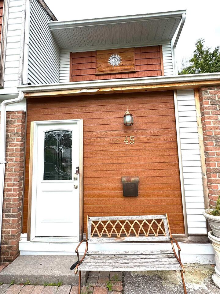 Property Photo: 45 Sandusky Crescent ON L4G 3N3