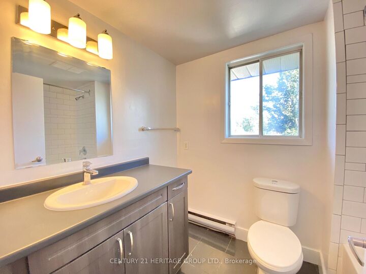 Property Photo: 170 Grove Street E 403 ON L4M 2P7