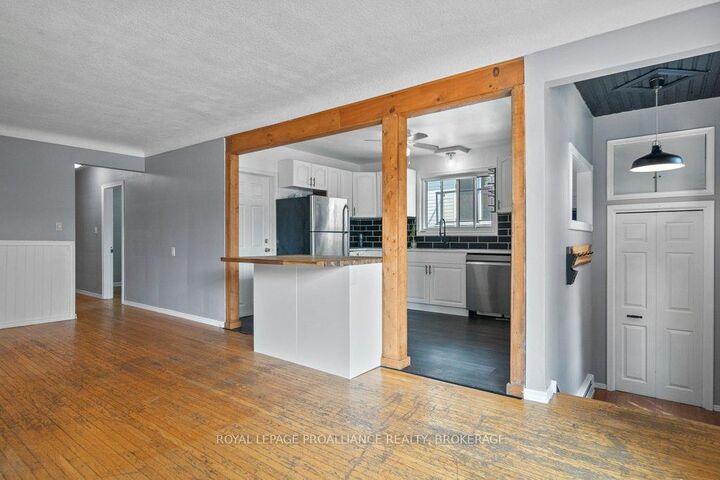 Property Photo:  590 Macdonnell Street  ON K7K 4X1 