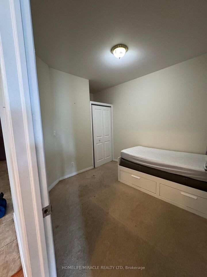 Property Photo:  8 Rosebank Drive 1N  ON M1B 5Z3 