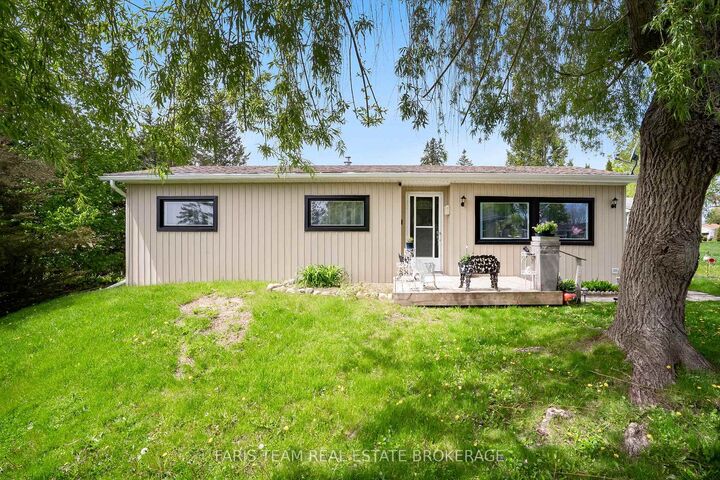 Property Photo: 21 Hawthorne Drive ON L9S 1P7