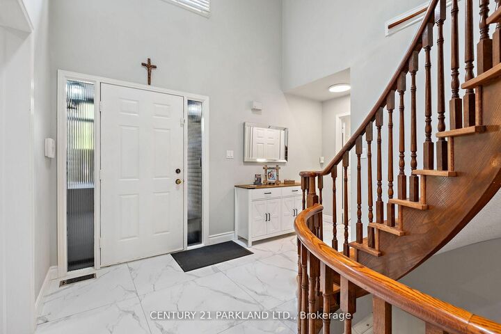 Property Photo: 87 Bonacres Avenue ON M1C 3B8