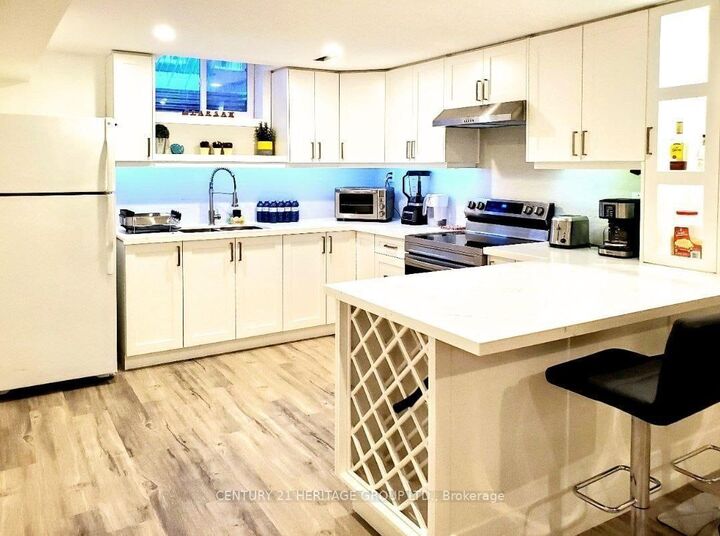 Property Photo: 73 Lagani Avenue ON L4B 3C6