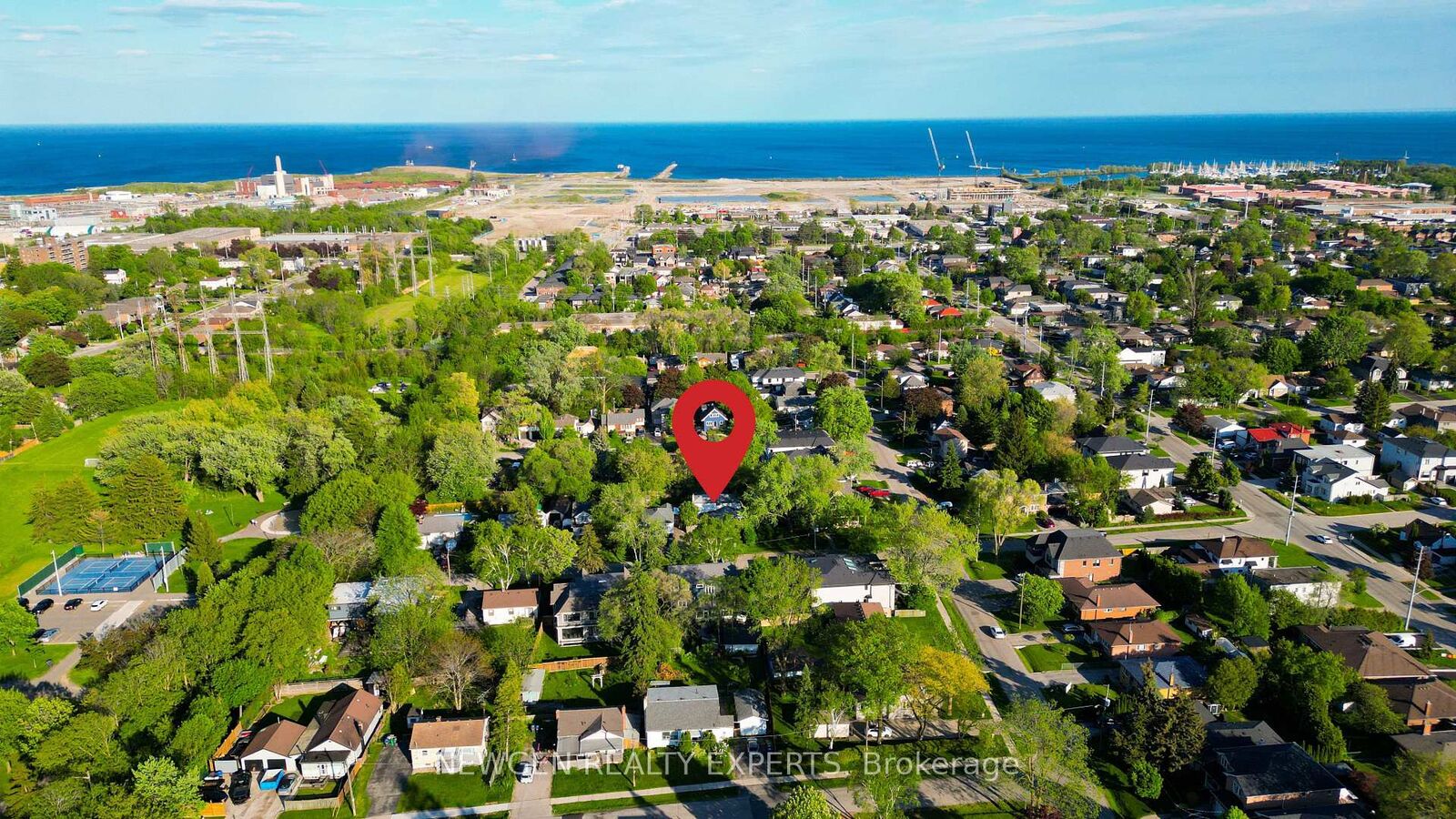 Property Photo:  1070 Pelham Avenue  ON L5E 1L2 