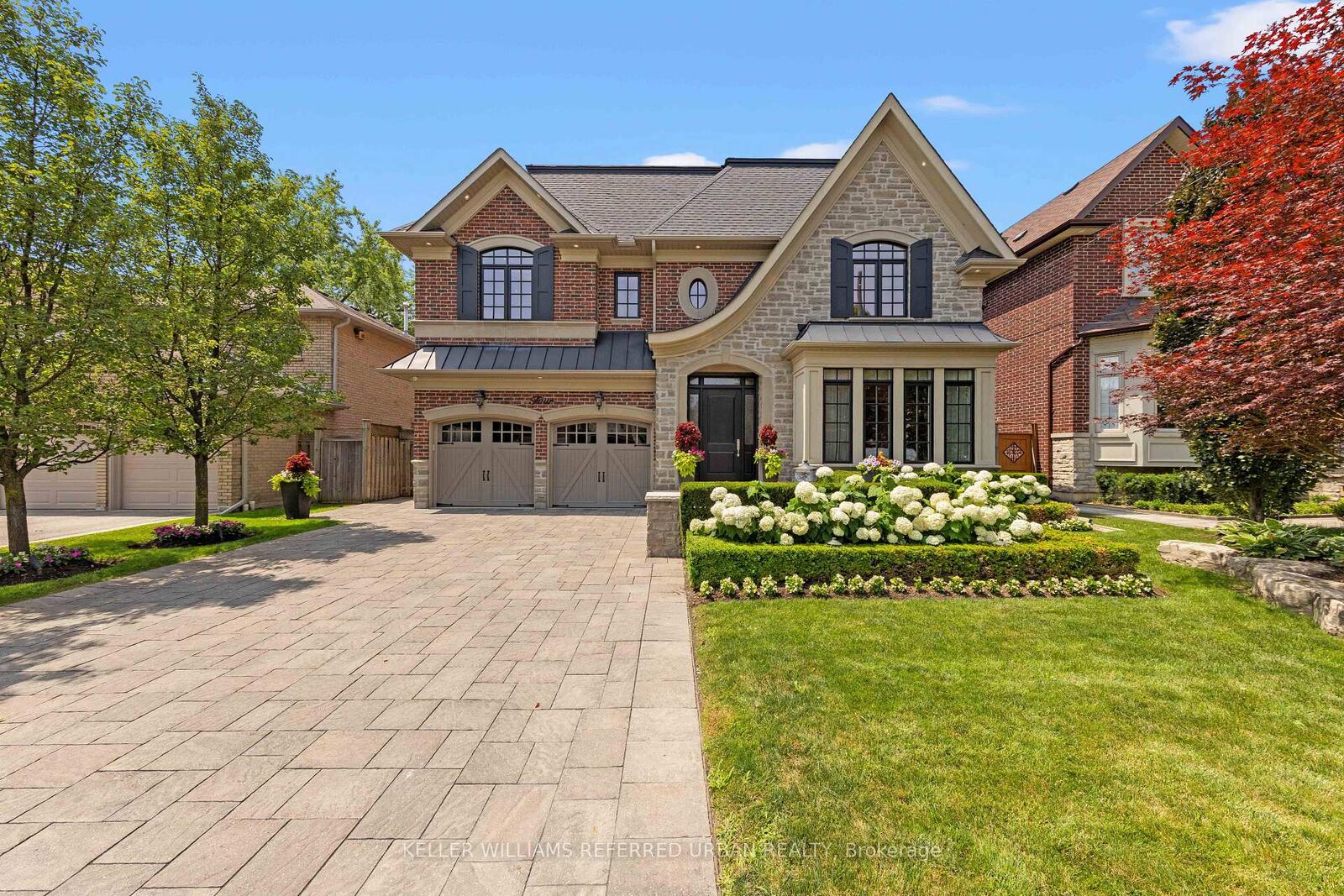 Property Photo:  4 Community Circle  ON M2R 1W5 