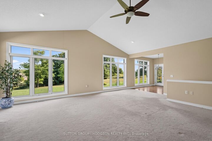 Photo de la propriété: 2304 Jack Nash Drive ON N6K 5R3