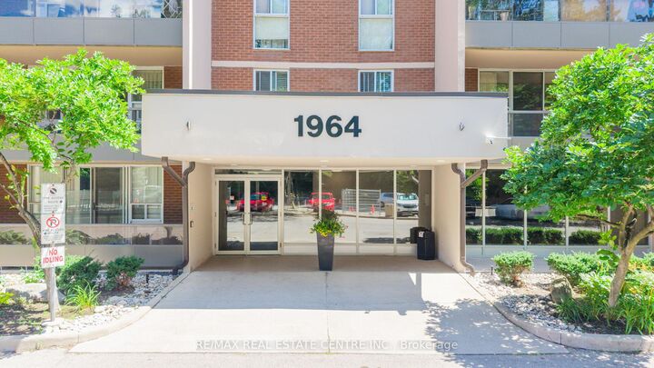 Property Photo:  1964 Main Street W 806  ON L8S 1J5 