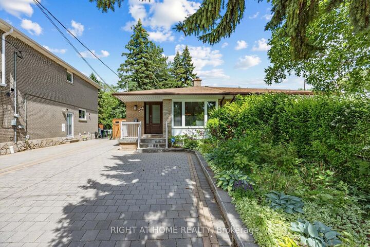Property Photo:  324 Woodsworth Road  ON M2L 2T6 