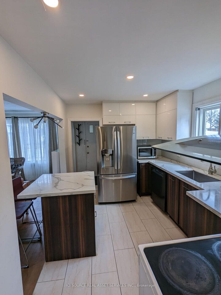 Property Photo:  85 Ranstone Gardens Main  ON M1K 2T9 