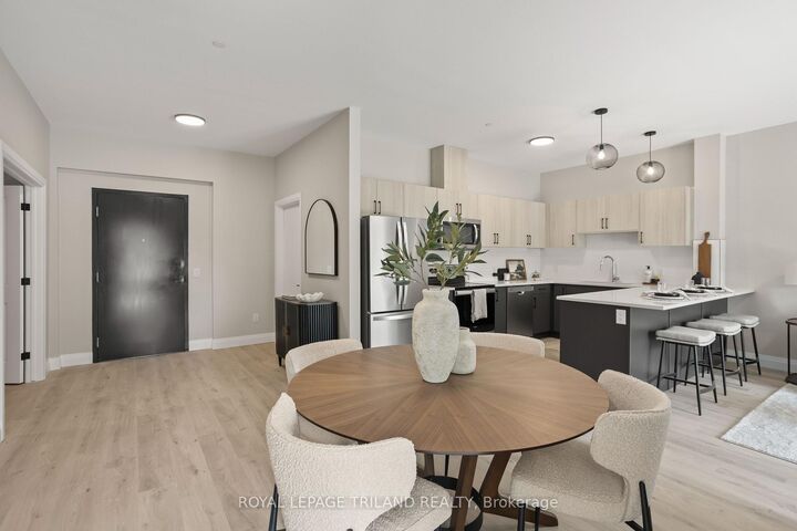 Property Photo:  33318 Richmond Street 208  ON N0M 2J0 