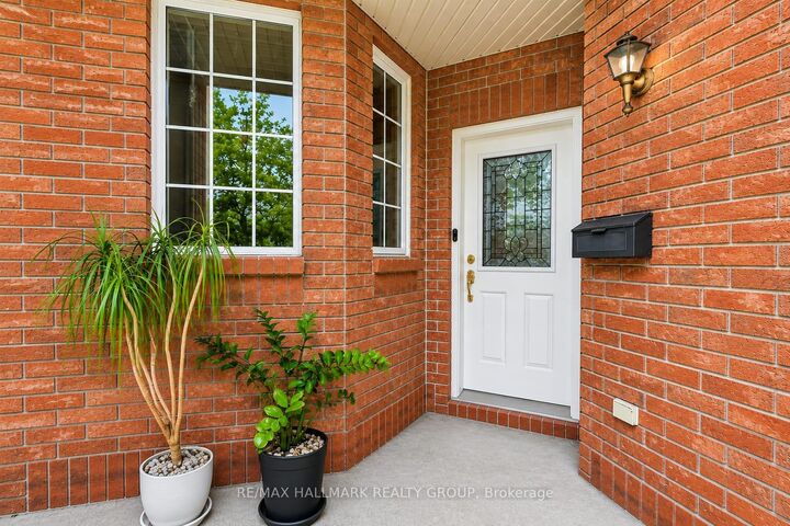 Property Photo: 174 Carwood Circle W ON K1K 4V6