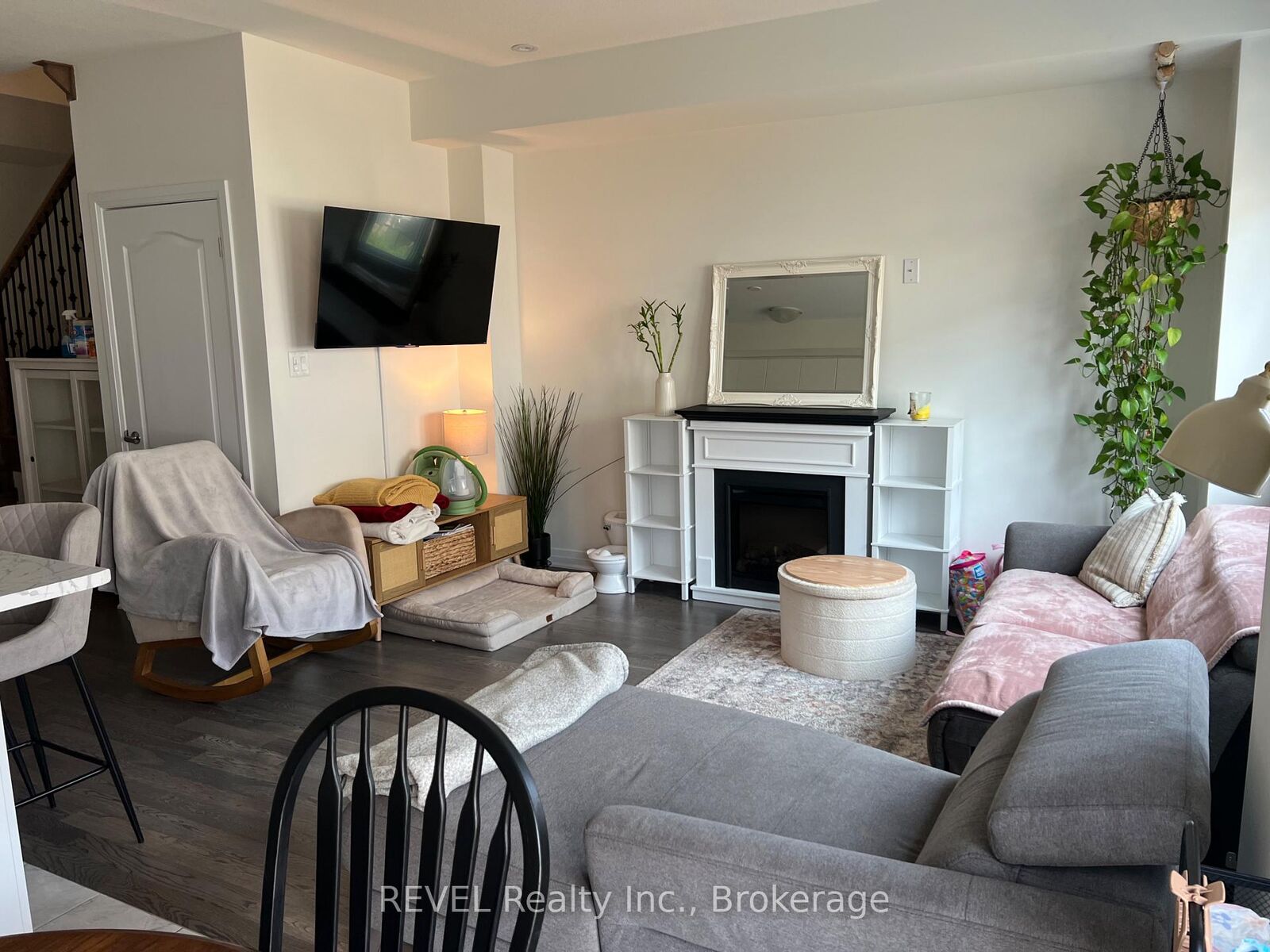 Property Photo: 118 Varsity Drive ON L3B 0N3