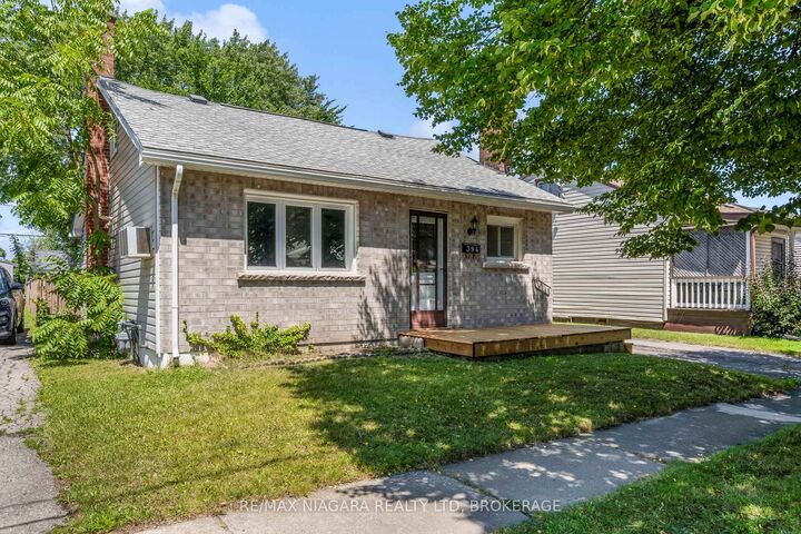 Property Photo:  394 Simpson Avenue  ON L3B 4Z2 