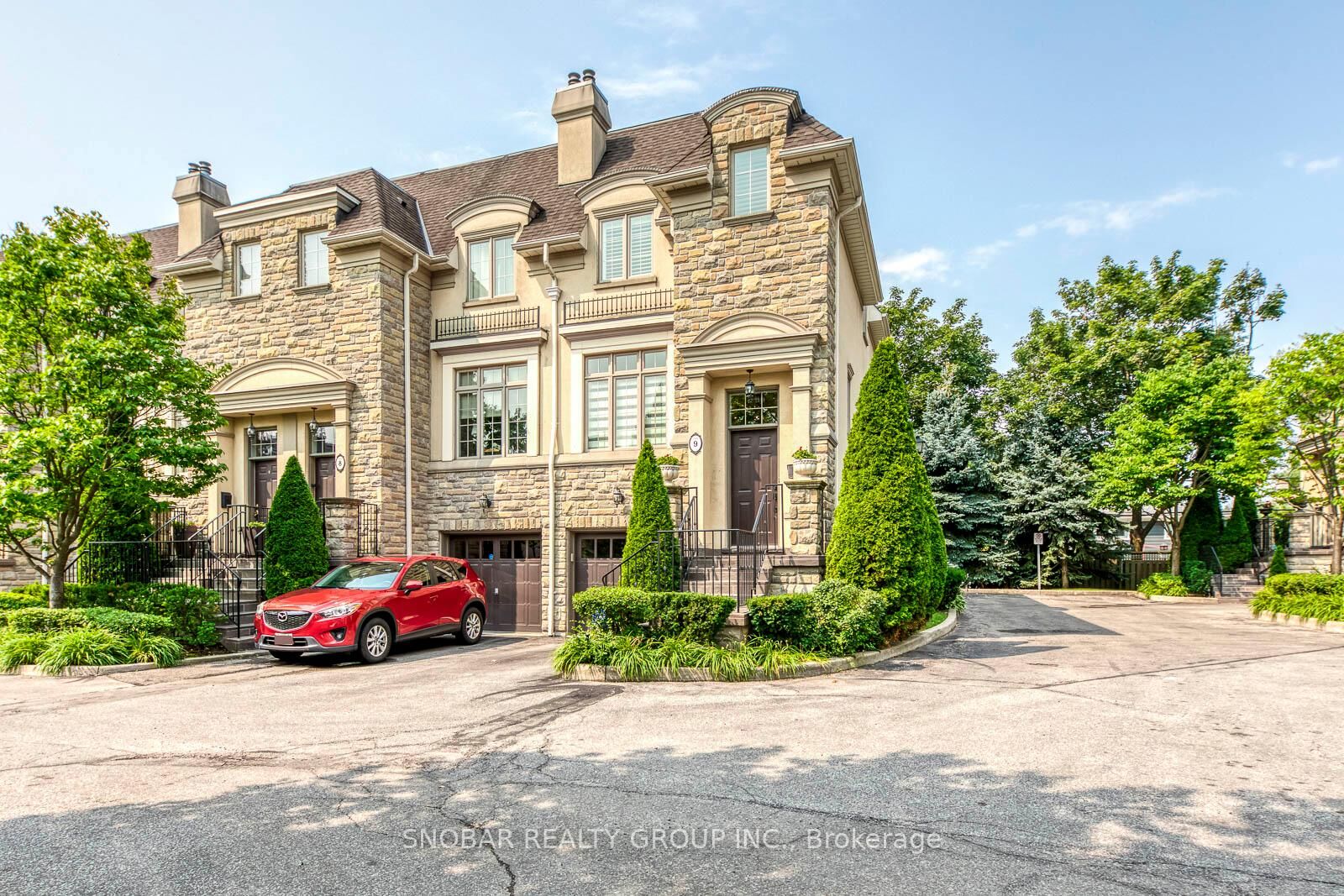 Property Photo: 208 La Rose Avenue 9 ON M9P 1B5
