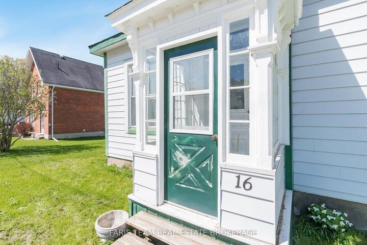 Property Photo:  16 Peel Street  ON L9M 1A6 