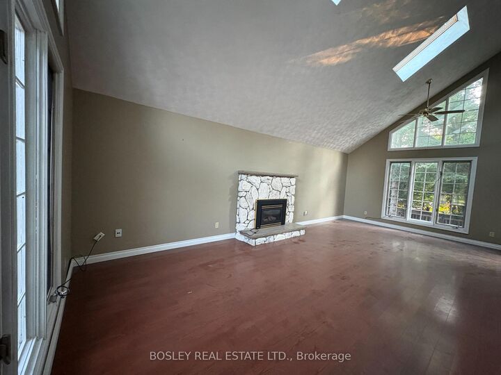 Property Photo:  114 Lorne Avenue  ON L3Y 4J6 
