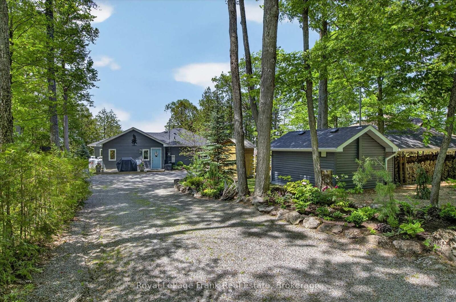 Property Photo: 944 Birchcliff Drive ON K0L 2H0