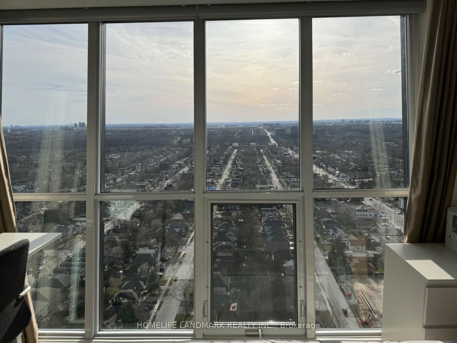 Property Photo: 11 Bogert Avenue 3204 ON M2N 0H4
