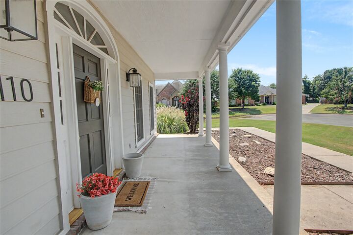 Property Photo:  110 Cambridge  OK 74434 