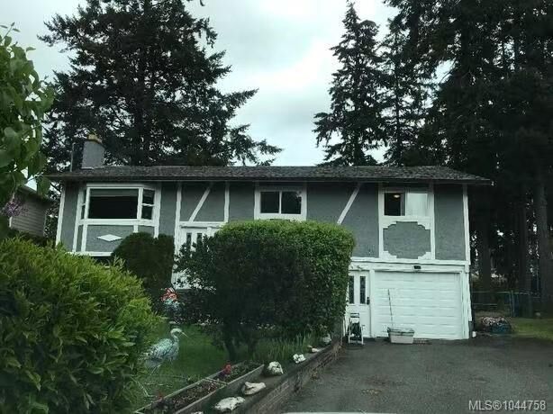 Property Photo: 966 Haslam Ave BC V9B 2N2