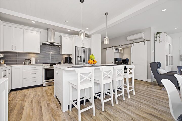 Property Photo: 309 Seafield Rd BC V9C 0E7