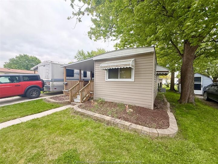 Property Photo: 117 Steven Court ON N8M 2A2