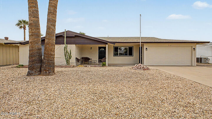 Property Photo:  814 S Longwood Loop  AZ 85208 