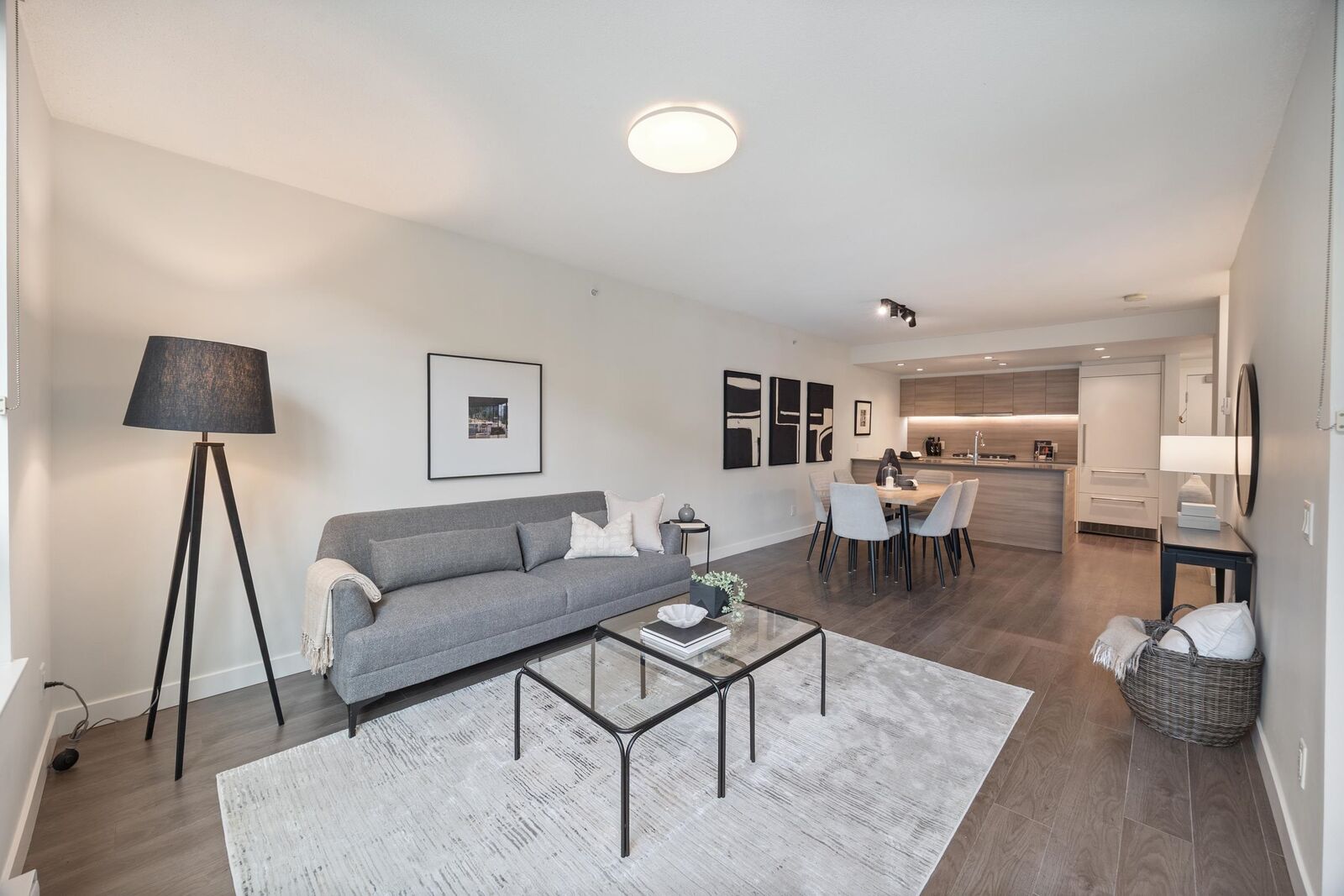 Property Photo: 988 Quayside Drive Th2 BC V3M 0L5