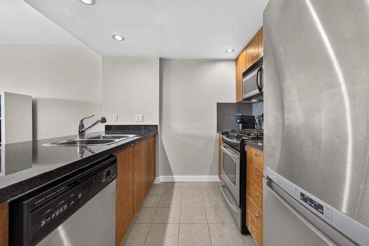 Property Photo:  6233 Katsura Street 907  BC V6Y 4K1 