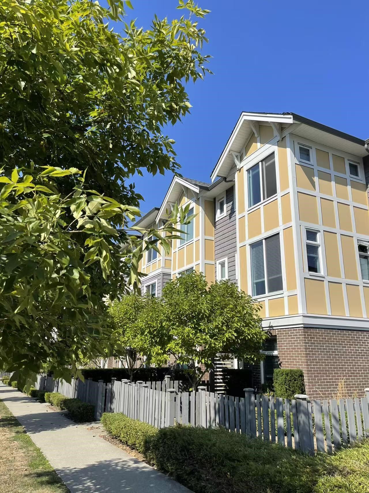 Property Photo:  9817 161A Street  BC V4N 6S7 